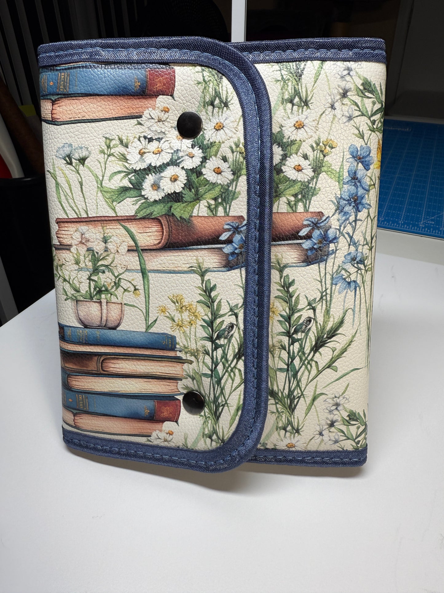 E-Reader More Than a Holder