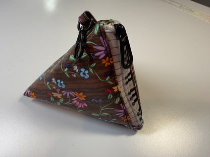 Pyramid Pouch